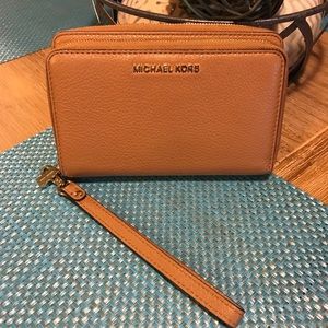 Michael Kors Wristlet/Wallet